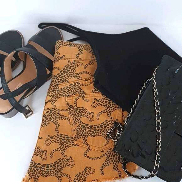 MINKPINK High Waisted Shorts - Picture 4 of 4